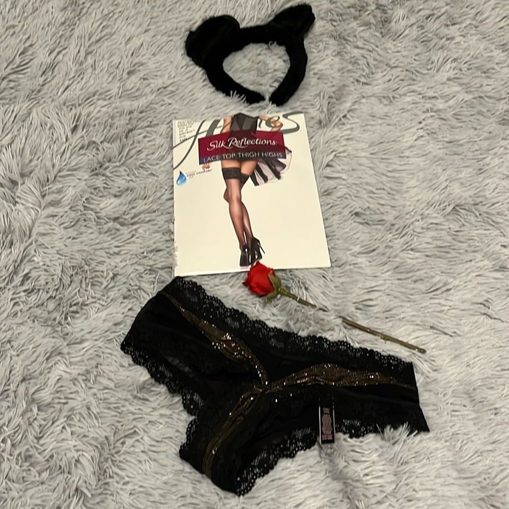Sexy Kitten 🐈‍⬛ petite
